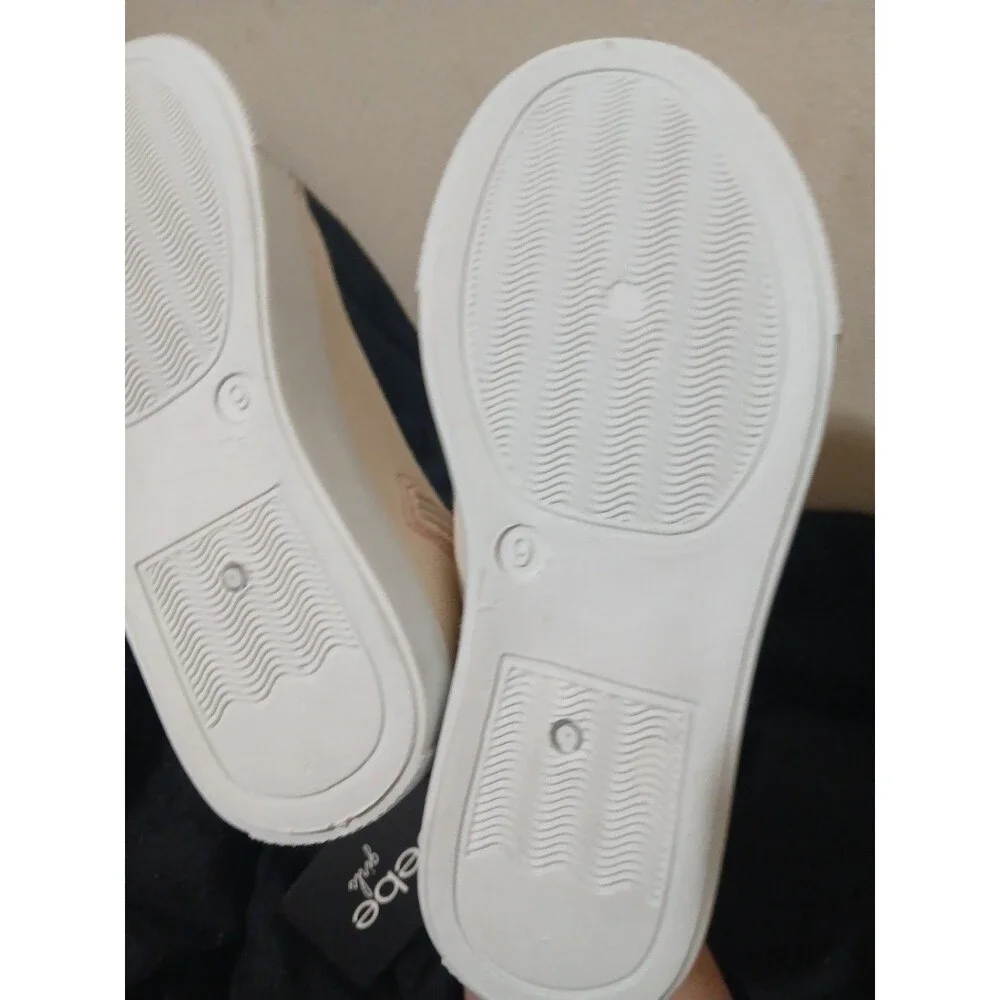 Bebe Size 9c Kids Shoes ivory color with box